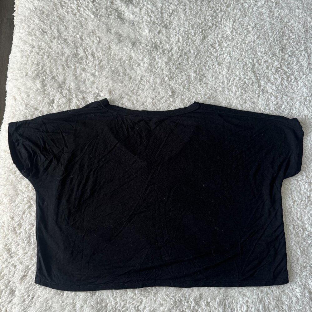 Black Short Sleeve Crop Top Shirt - Picture 2 of 3
